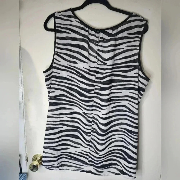 A.N.A. A New Approach Shear Zebra Stripe Sleeveless Top Plus Size 2X - Picture 2 of 8